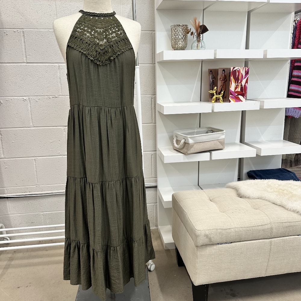 Lace neckline halter dress